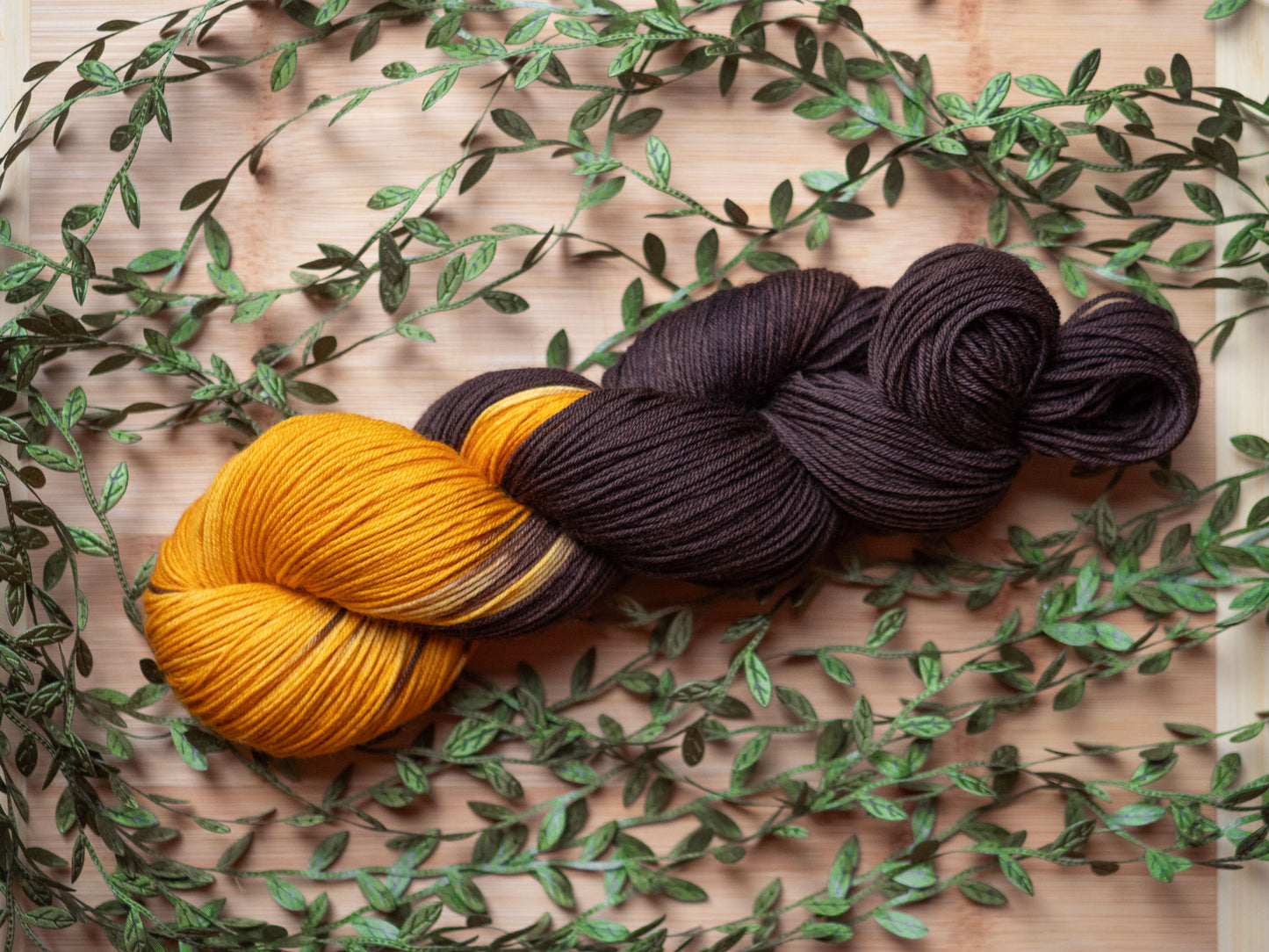 Käsinvärjätyt langat - Black Moon Yarns