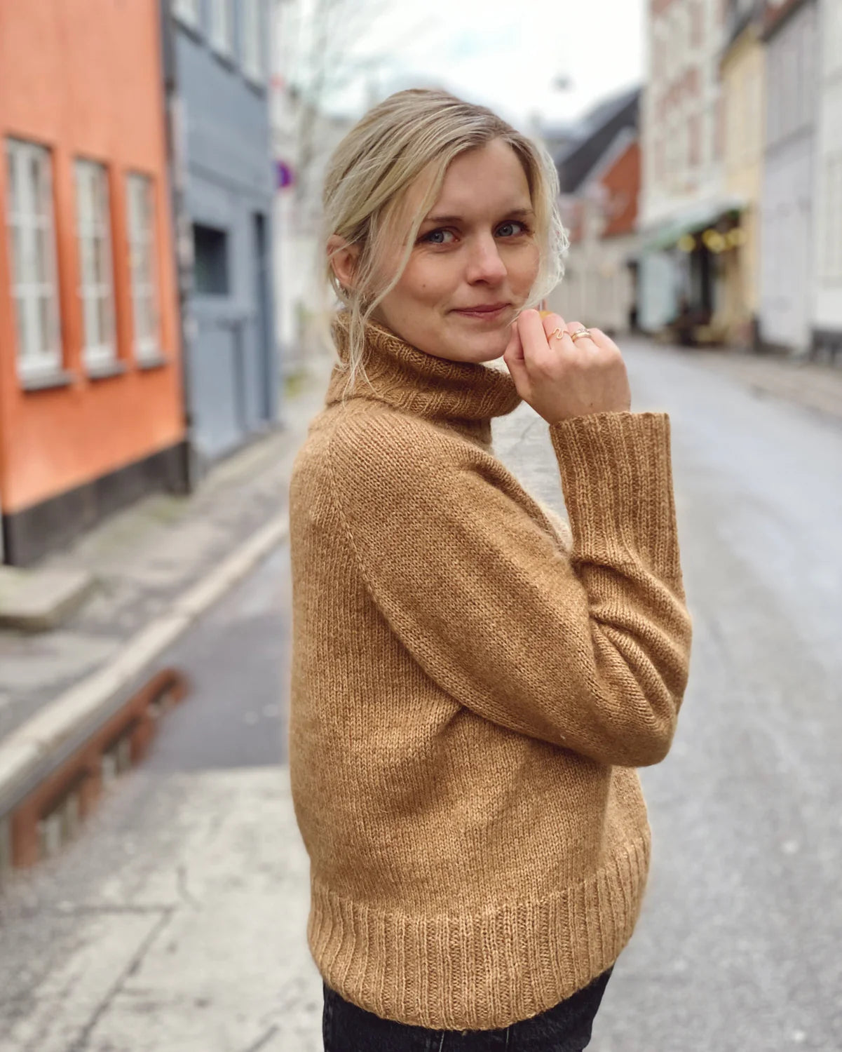 Caramel Sweater -neuleohje