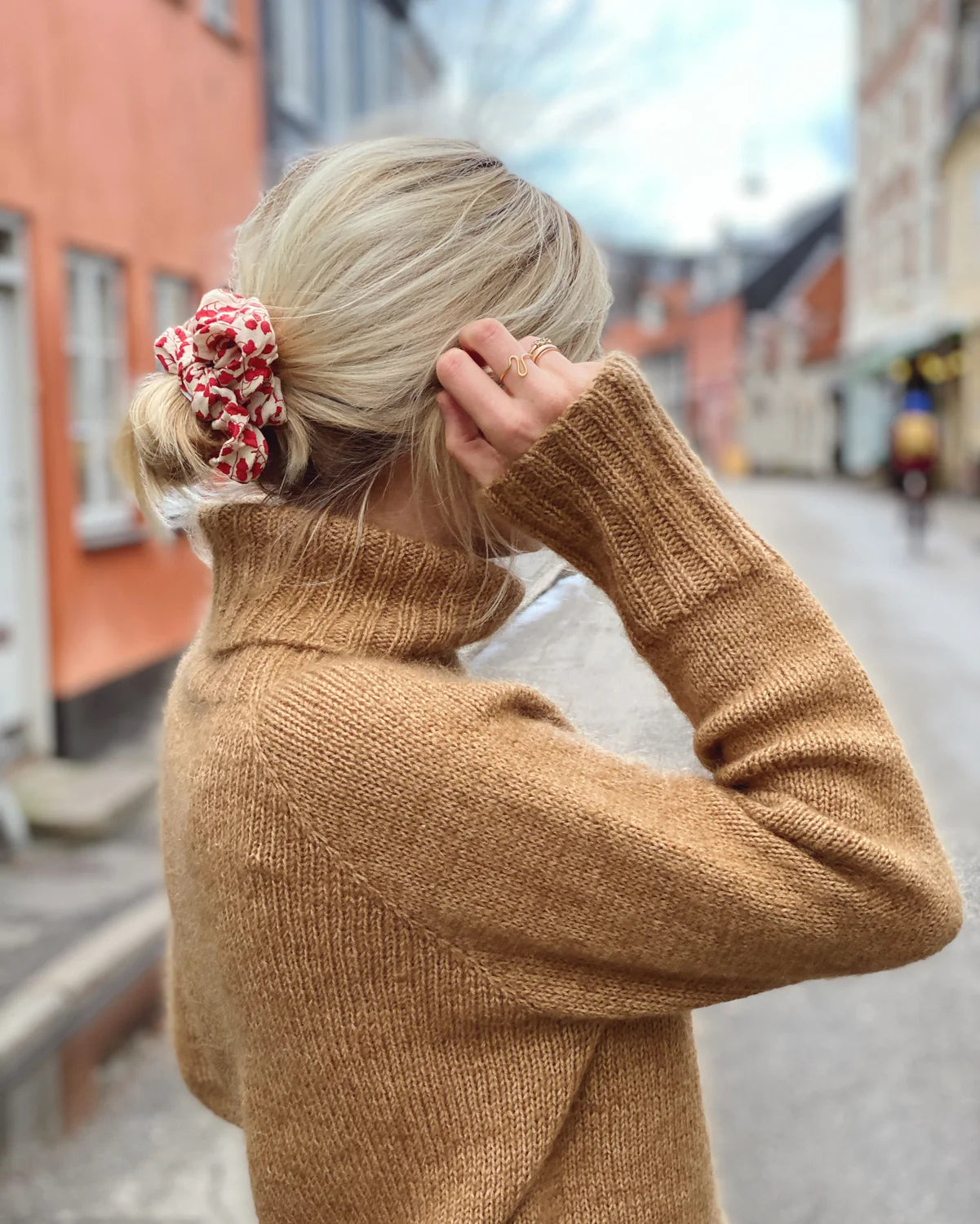Caramel Sweater -neuleohje