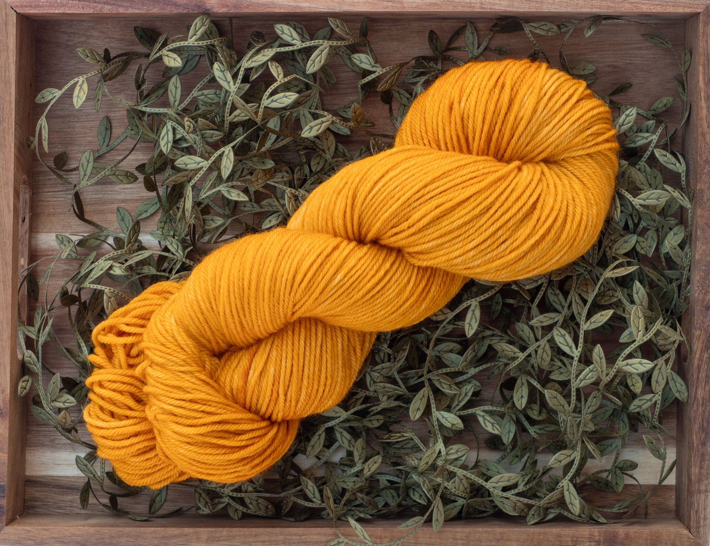 Käsinvärjätyt langat - Black Moon Yarns