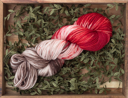 Käsinvärjätyt langat - Black Moon Yarns