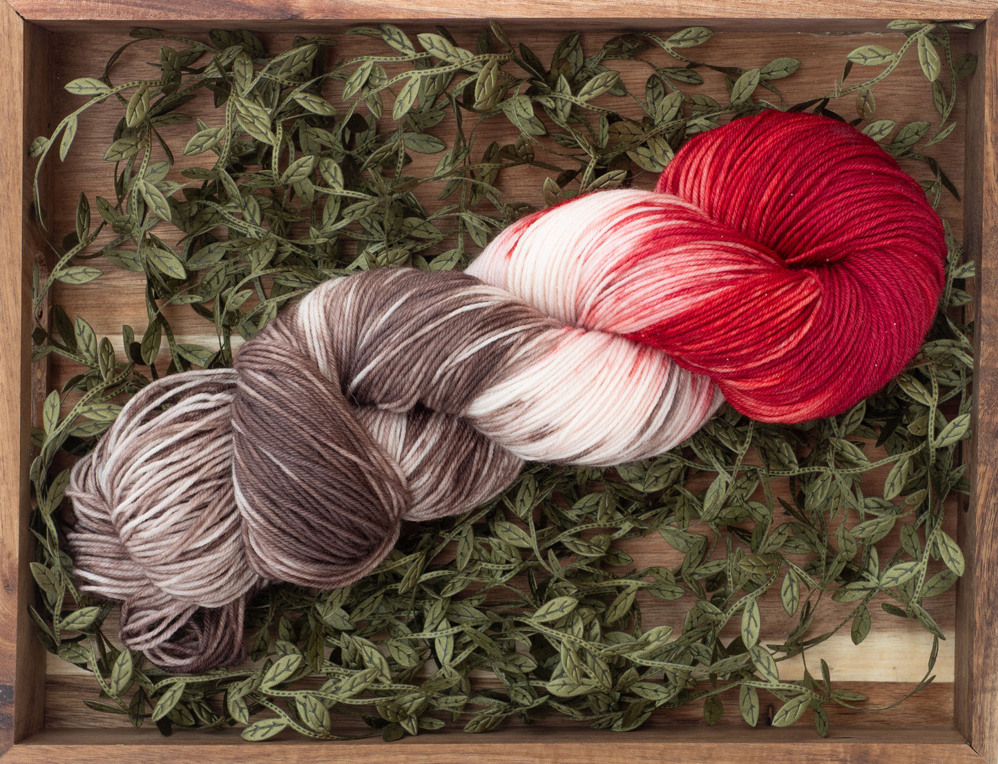 Käsinvärjätyt langat - Black Moon Yarns