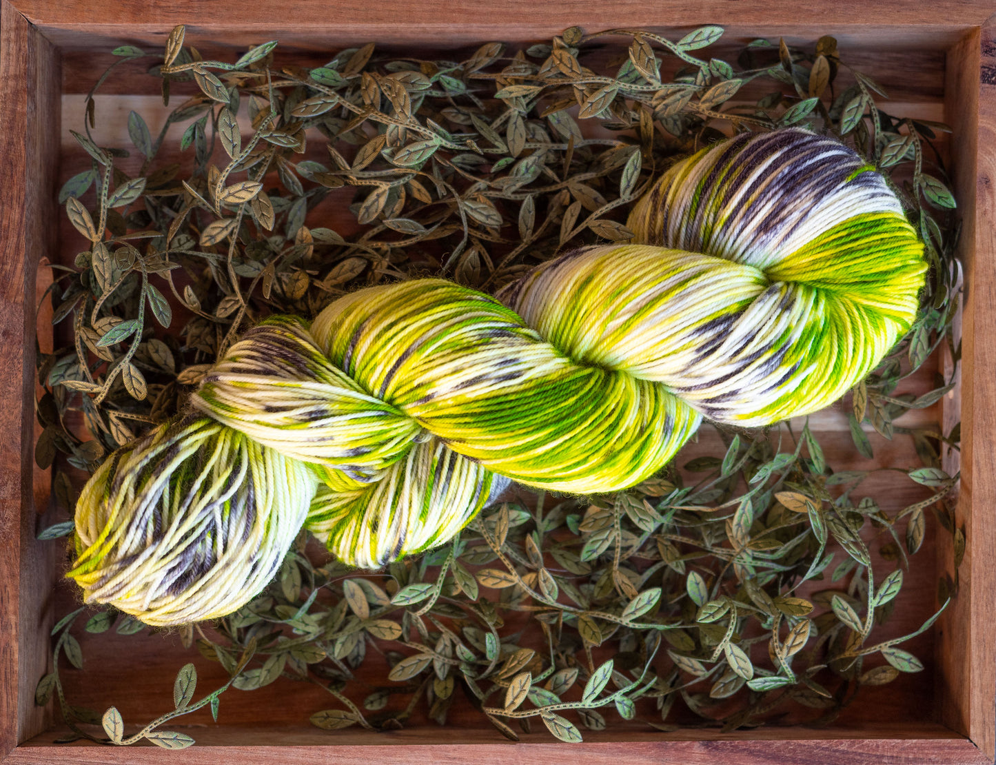 Käsinvärjätyt langat - Black Moon Yarns