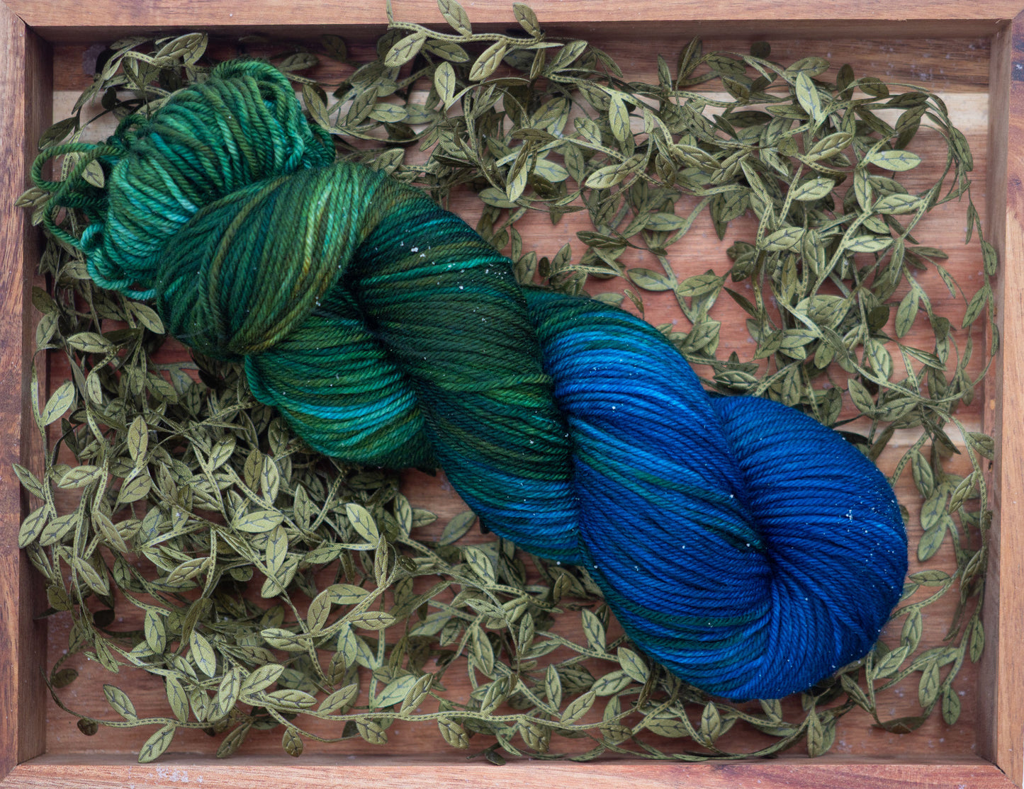 Käsinvärjätyt langat - Black Moon Yarns