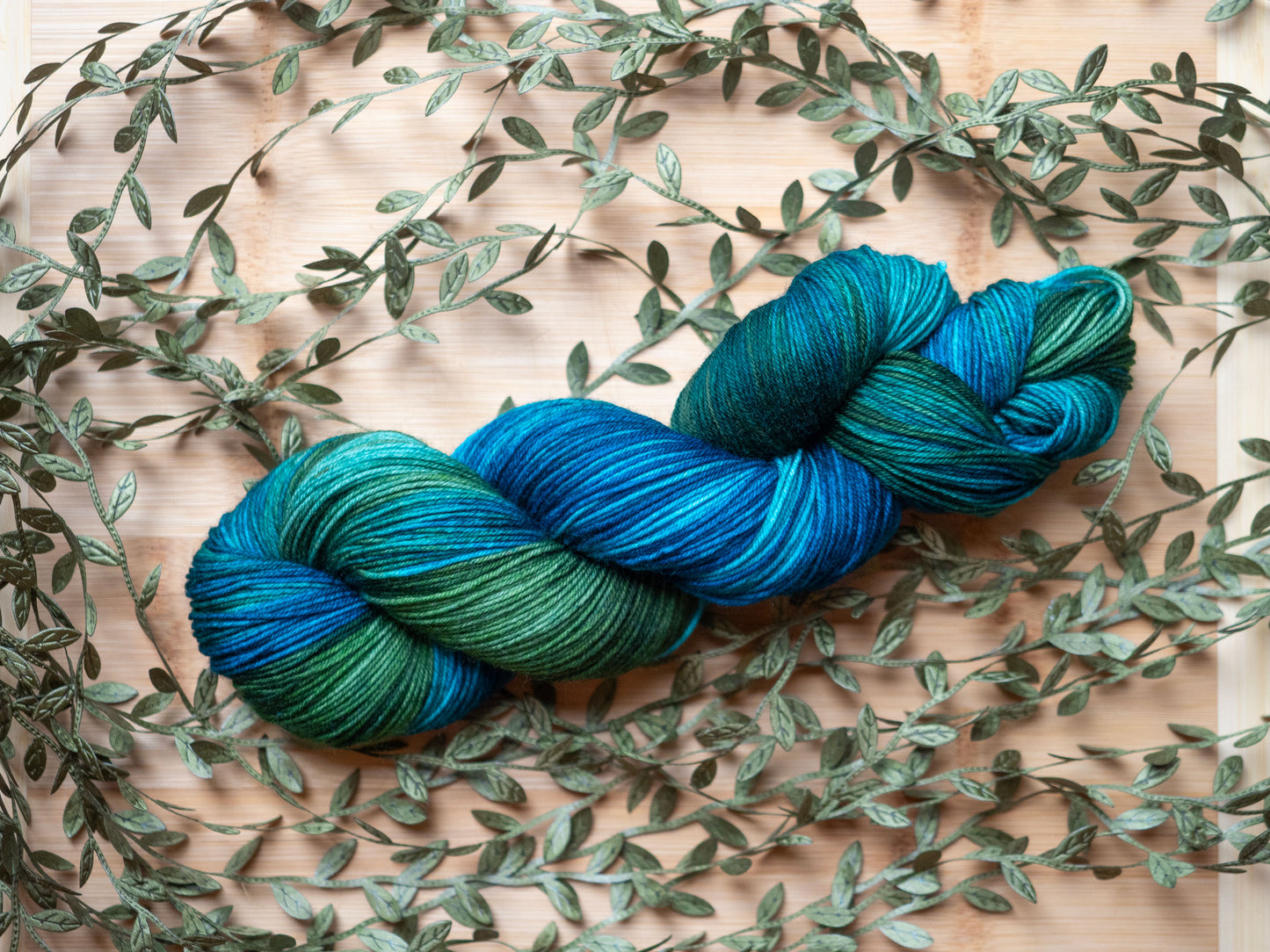 Käsinvärjätyt langat - Black Moon Yarns