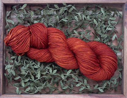 Käsinvärjätyt langat - Black Moon Yarns