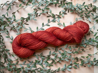 Käsinvärjätyt langat - Black Moon Yarns