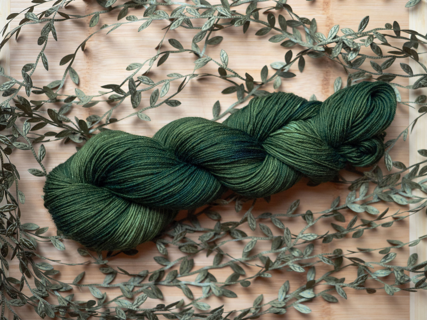 Käsinvärjätyt langat - Black Moon Yarns