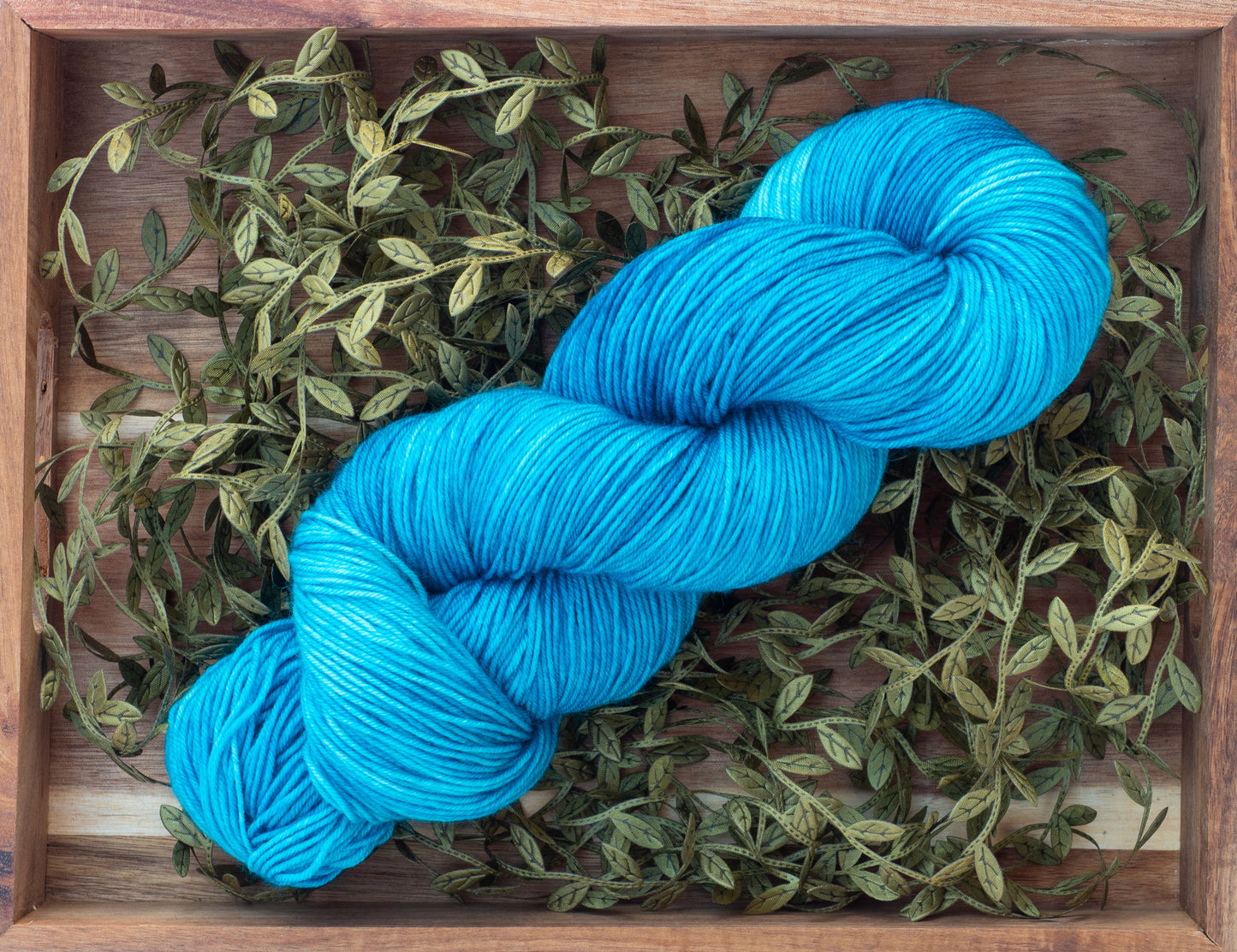 Käsinvärjätyt langat - Black Moon Yarns