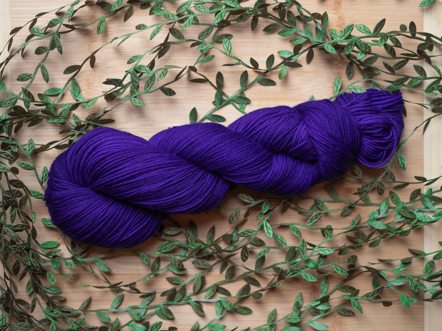 Käsinvärjätyt langat - Black Moon Yarns