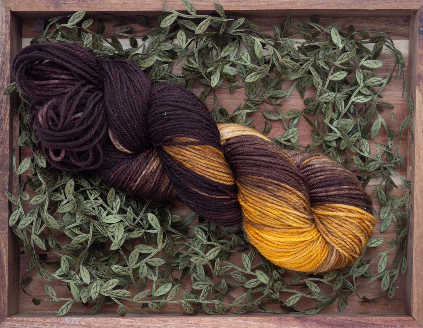 Käsinvärjätyt langat - Black Moon Yarns