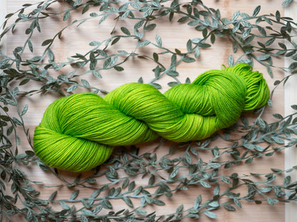 Käsinvärjätyt langat - Black Moon Yarns